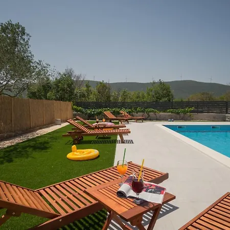 Brkic, Krka Np With Pool * Lozovac