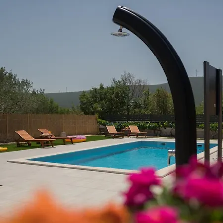 Brkic, Krka Np With Pool Lozovac