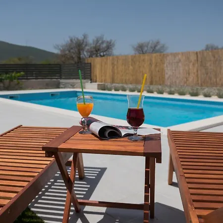 Brkic, Krka Np With Pool Lozovac