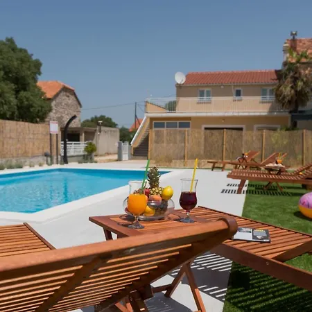 Brkić, Krka Np With Pool Lozovac