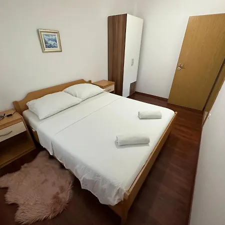 Appartement Brkić, Krka Np With Pool