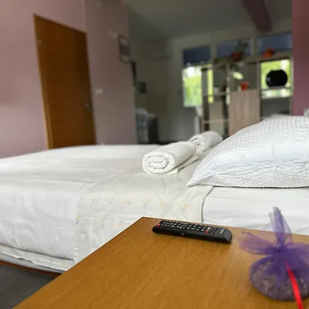 Brkic, Krka Np With Pool Apartamento *