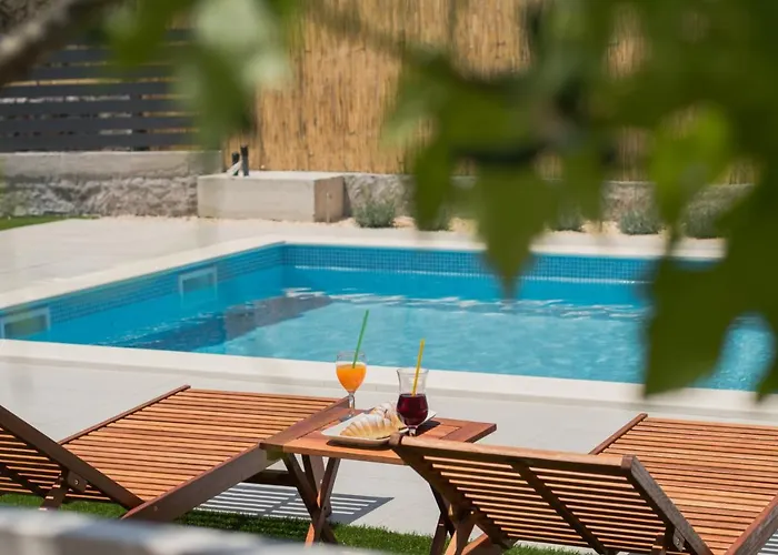 Apartment Brkic, Krka Np With Pool