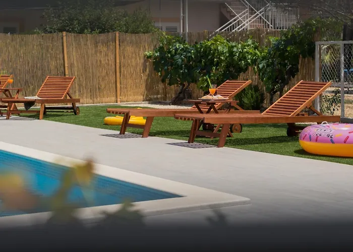 Brkic, Krka Np With Pool דירה *