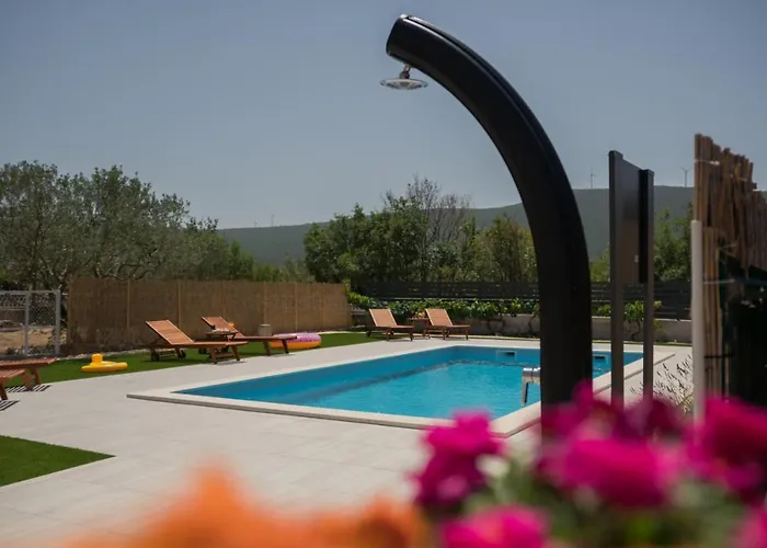 Brkic, Krka Np With Pool Lozovac