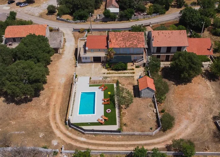 Brkic, Krka Np With Pool Apartment