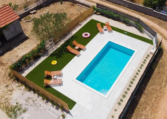 Brkic, Krka Np With Pool