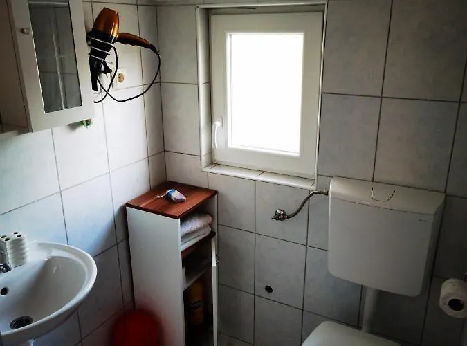 Brkic, Krka Np With Pool * Lozovac