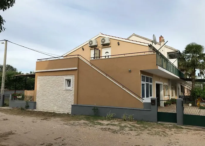 Brkic, Krka Np With Pool * Lozovac